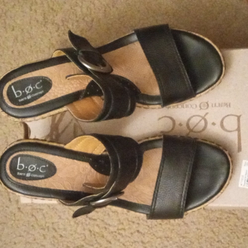 Women's b.o.c black wedge cork sandals with straps and buckles.